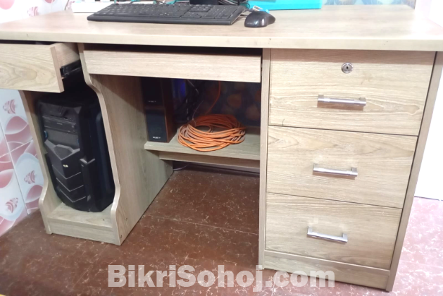 Computer Table/desk-একদম ফ্রেশ